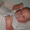 Antonio Juan levensechte babypop fullbody meisje met kleding deken en speen 43 cm - Afbeelding 11