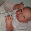 Antonio Juan levensechte babypop fullbody meisje met kleding deken en speen 43 cm - Afbeelding 10