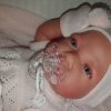 Antonio Juan levensechte babypop fullbody meisje met kleding deken en speen 43 cm - Afbeelding 7
