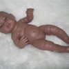 Berbesa full body babypop meisje donker met kleding en kussen 42 cm - Afbeelding 26