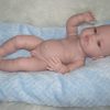 Berbesa full body babypop jongetje blank met kleding en kussen 42 cm - Afbeelding 17