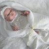 Berbesa full body babypop meisje blank met kleding en deken 42 cm - Afbeelding 2