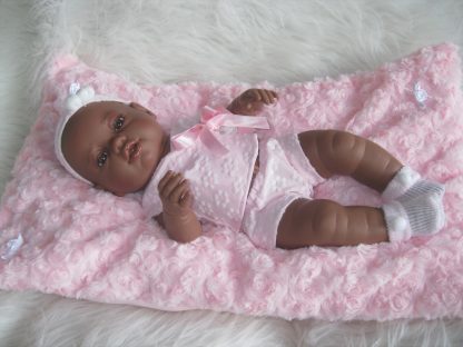 Berbesa full body babypop meisje donker met kleding en kussen 42 cm - Afbeelding 2