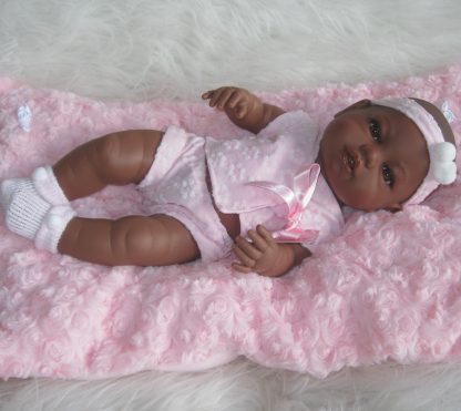 Berbesa full body babypop meisje donker met kleding en kussen 42 cm - Afbeelding 14