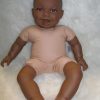 AD3b Levensechte Babypop soft body pop donker zonder kleding 53 cm - Afbeelding 7