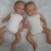 AD9s Levensechte Babypoppen set van 2 soft body blauwe en bruine ogen 52 cm - Afbeelding 12
