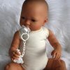 AD7 Levensechte Babypop Lisa soft body met slaapogen en speen 52 cm - Afbeelding 3