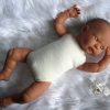 AD7 Levensechte Babypop Lisa soft body met slaapogen en speen 52 cm - Afbeelding 6
