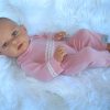 ADK0b Levensechte Babypop New born Meisje fullbody blank in kleding en speen 52 cm - Afbeelding 5