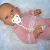ADK0b Levensechte Babypop New born Meisje fullbody blank in kleding en speen 52 cm - Afbeelding 21