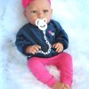 ADK0a Levensechte Babypop New born Meisje fullbody blank in kleding en speen 52 cm - Afbeelding 6