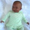 AD3l Levensechte Babypop soft body pop donker met kleding 53 cm - Afbeelding 2