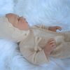 ADK1c Levensechte Babypop new born meisje in gebreid setje peach 52 cm - Afbeelding 2