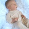 ADK1c Levensechte Babypop new born meisje in gebreid setje peach 52 cm