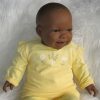 AD3l Levensechte Babypop soft body pop donker met kleding 53 cm - Afbeelding 22