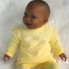 AD3l Levensechte Babypop soft body pop donker met kleding 53 cm