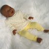 AD3c Levensechte Babypop soft body pop donker met kleding 53 cm - Afbeelding 10