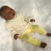AD3c Levensechte Babypop soft body pop donker met kleding 53 cm - Afbeelding 9