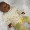 AD3c Levensechte Babypop soft body pop donker met kleding 53 cm - Afbeelding 13