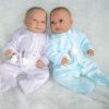 AD6f Levensechte Babypoppen set van 2 Lara en Leonie met kleding 52 cm - Afbeelding 12