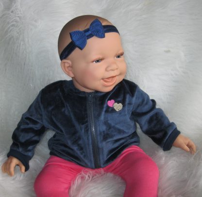 AD3d Levensechte Babypop soft body lachend met kleding 53 cm - Afbeelding 2
