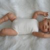 AD6 Levensechte Babypop Lara zonder kleding met speen 52 cm - Afbeelding 8