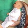 AD6b Levensechte Babypop Lara met kleding en speen 52 cm - Afbeelding 3