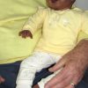 AD3c Levensechte Babypop soft body pop donker met kleding 53 cm - Afbeelding 4