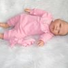 AD6a Levensechte Babypop soft body flexibel met kleding 53 cm - Afbeelding 4