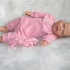 AD6a Levensechte Babypop soft body flexibel met kleding 53 cm - Afbeelding 2