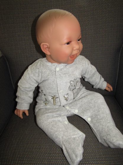 AD3b Levensechte Babypop soft body bruine ogen grijze kleding 53 cm - Limited Edition - Afbeelding 19
