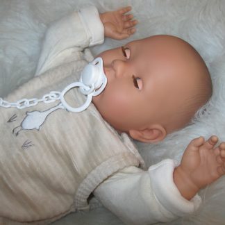 AD7a Levensechte Babypop soft body slaapogen kleding speen 52 cm