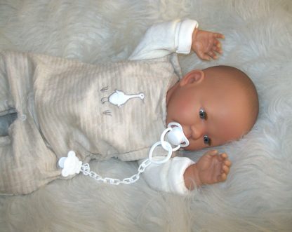 AD7a Levensechte Babypop softbody slaapogen kleding speen 52 cm - Afbeelding 6