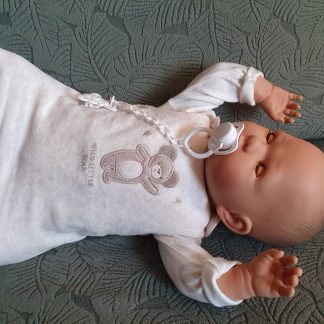 AD7b Levensechte Babypop softbody slaapogen kleding speen 52 cm